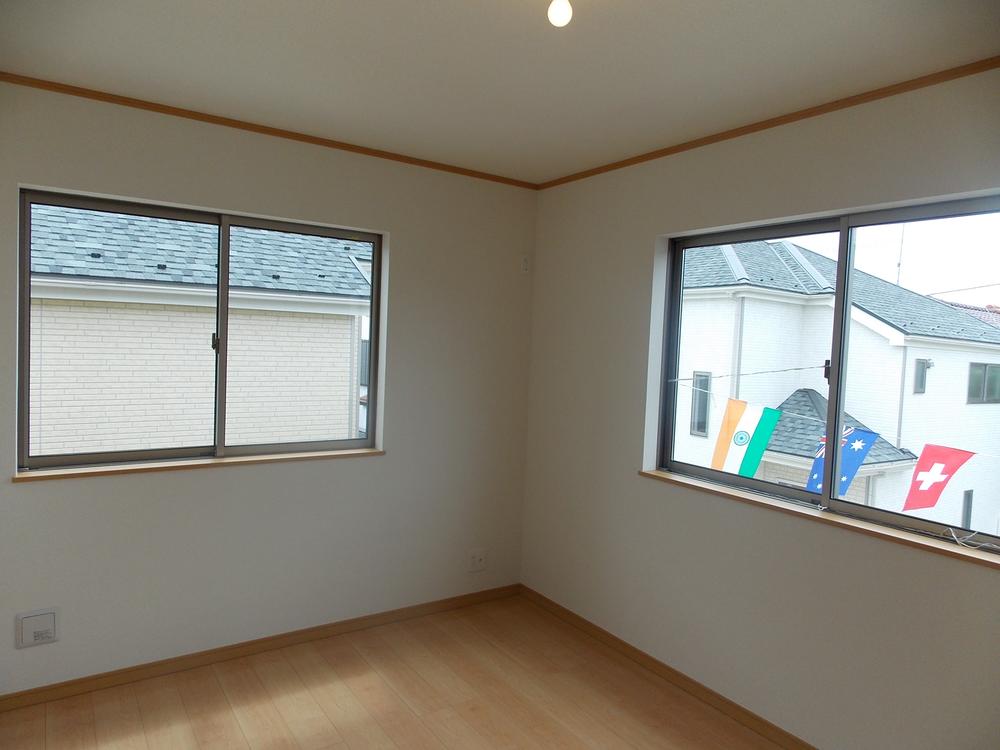 Non-living room. Same specifications