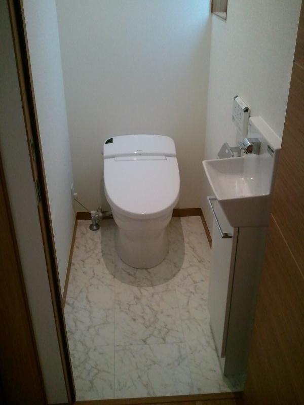 Toilet. Indoor (June 2013) Shooting