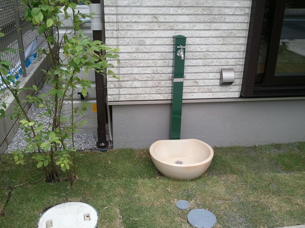 Other Equipment. Standing faucet outside also fashionable! 