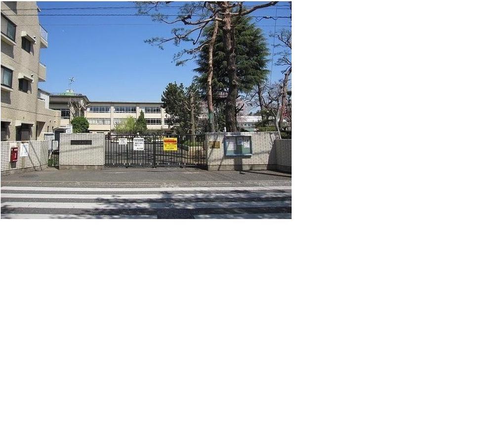 Primary school. Ogisan elementary school to 1500m number of children: 13 class 368 people  ■ Gently as educational goals, "Hagi As of mountain stronger "   ■ Heisei to cherish the 25 fiscal priority objectives "involvement, Proactively learn children. "