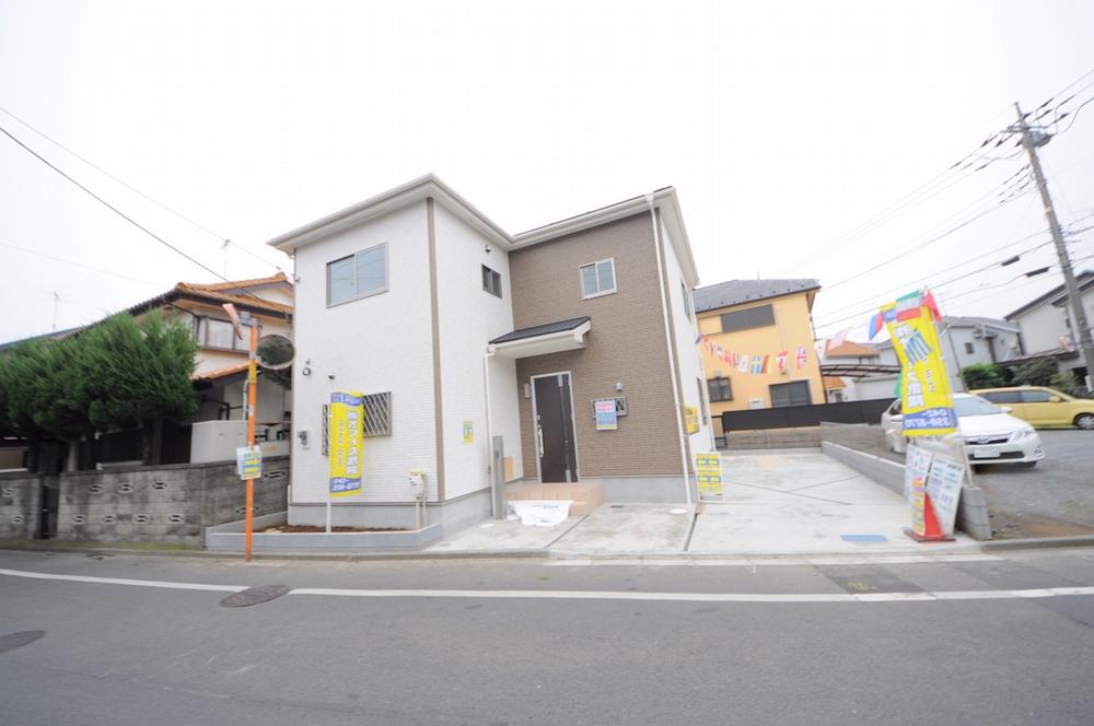 Local appearance photo. Local (11 May 2013) Shooting