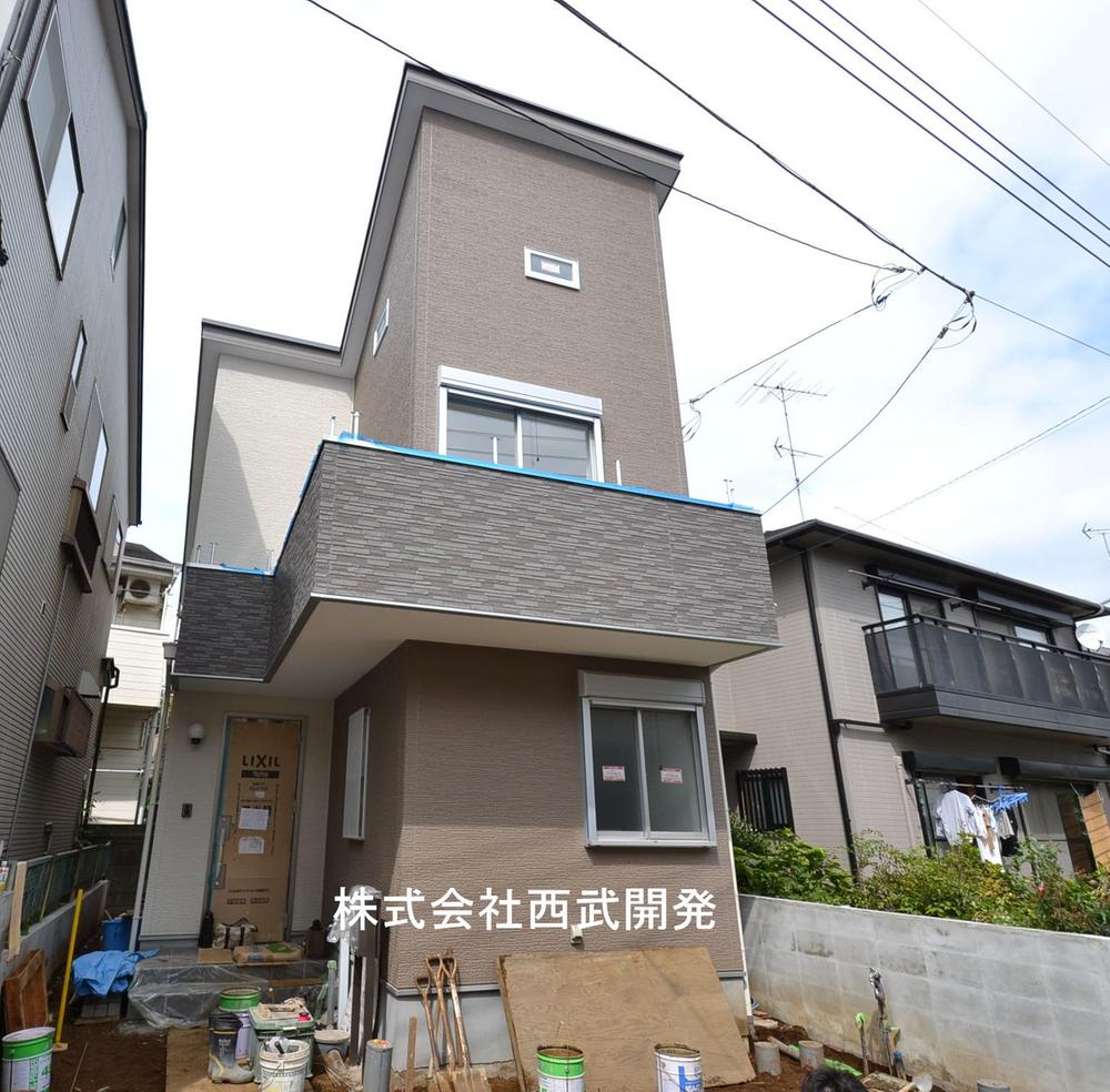 Local appearance photo. Local (09 May 2013) Shooting