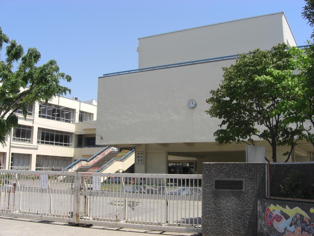 Junior high school. It higashimurayama stand Higashimurayama 918m until the second junior high school