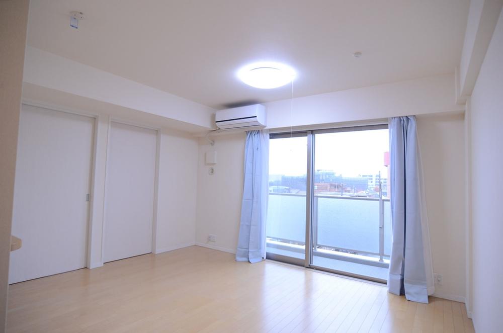 Living. Indoor (12 May 2013) Shooting