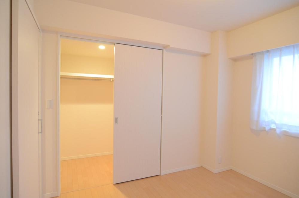 Non-living room. Indoor (12 May 2013) Shooting