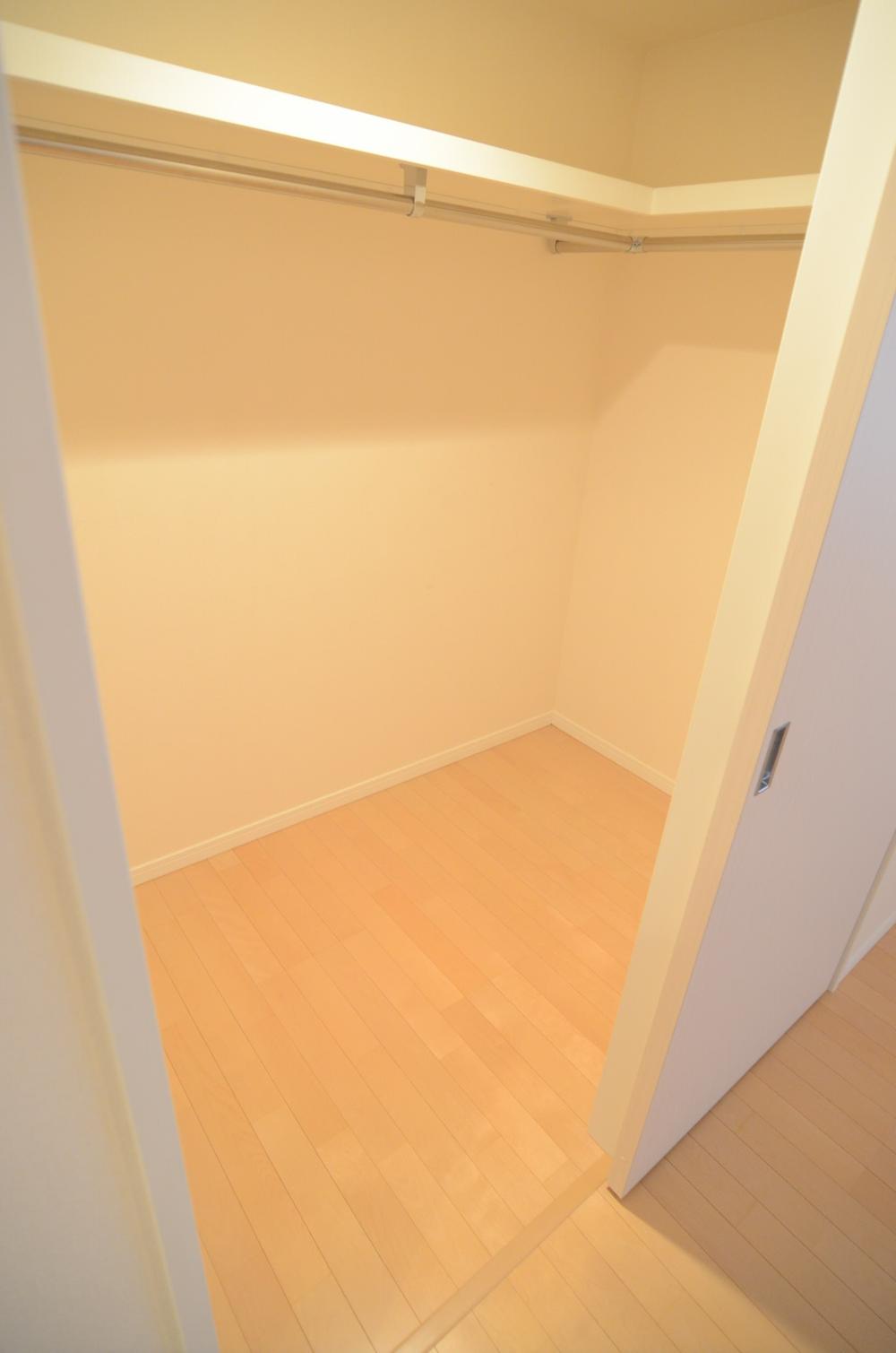 Non-living room. Indoor (12 May 2013) Shooting