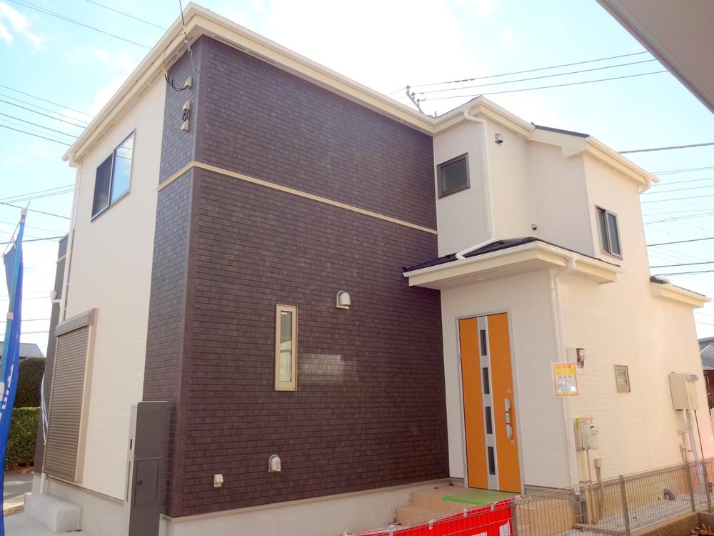 Local appearance photo. Local (12 May 2013) Shooting