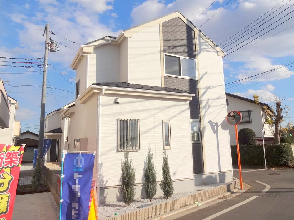 Local appearance photo. Local (12 May 2013) Shooting