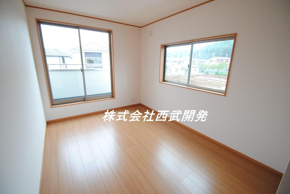 Non-living room. 11 Building