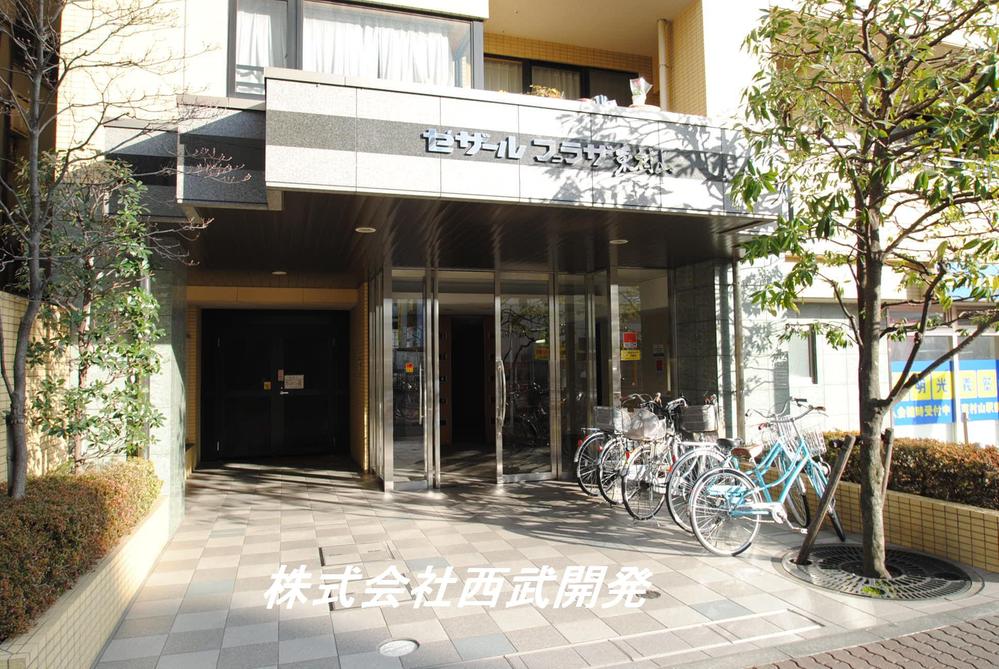 Entrance. Common areas