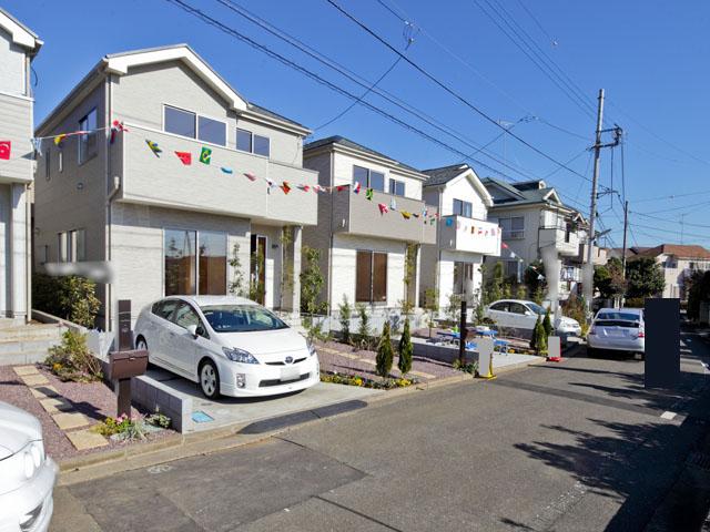 Local appearance photo. Field landscape Nearing completion