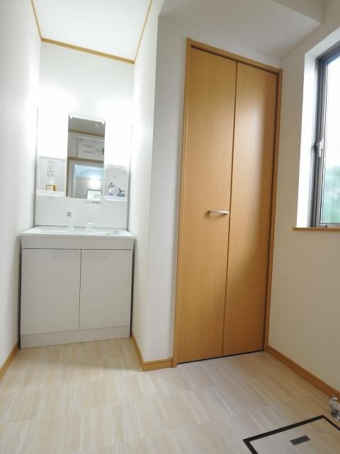 Wash basin, toilet. Higashimurayama Suwa-cho 2-chome, J Building Washroom