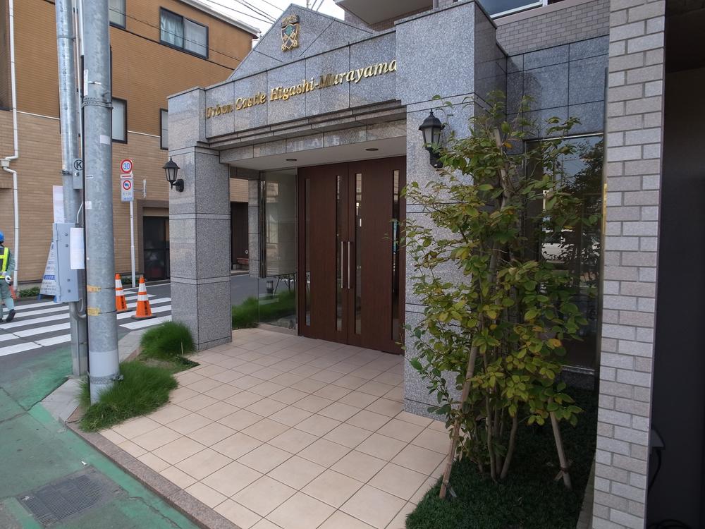 Entrance. Common areas