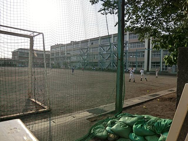 Junior high school. Chapter 5 570m to junior high school