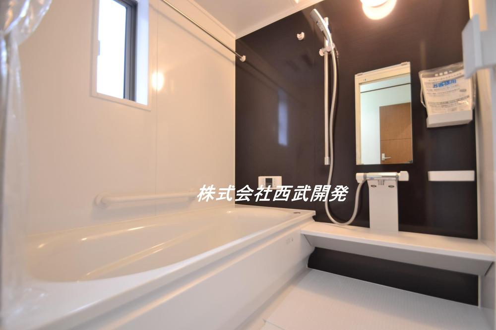 Bathroom. 4 Building