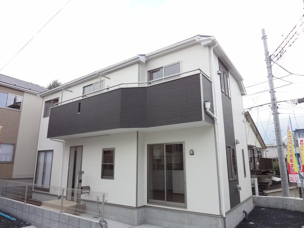 Local appearance photo. Local (11 May 2013) Shooting