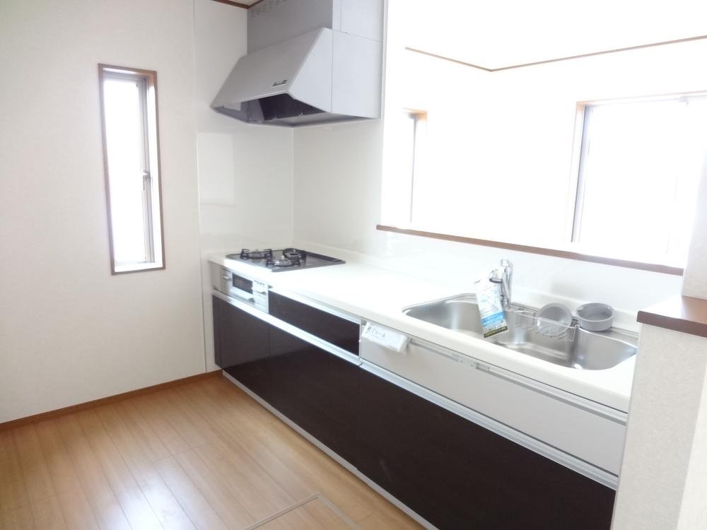 Kitchen. Indoor (11 May 2013) Shooting