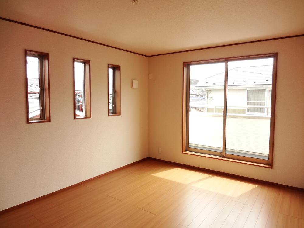 Non-living room. Same specifications