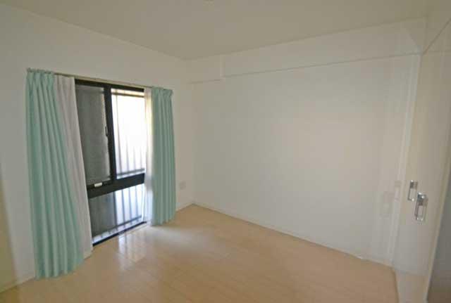 Non-living room. Indoor (12 May 2013) Shooting