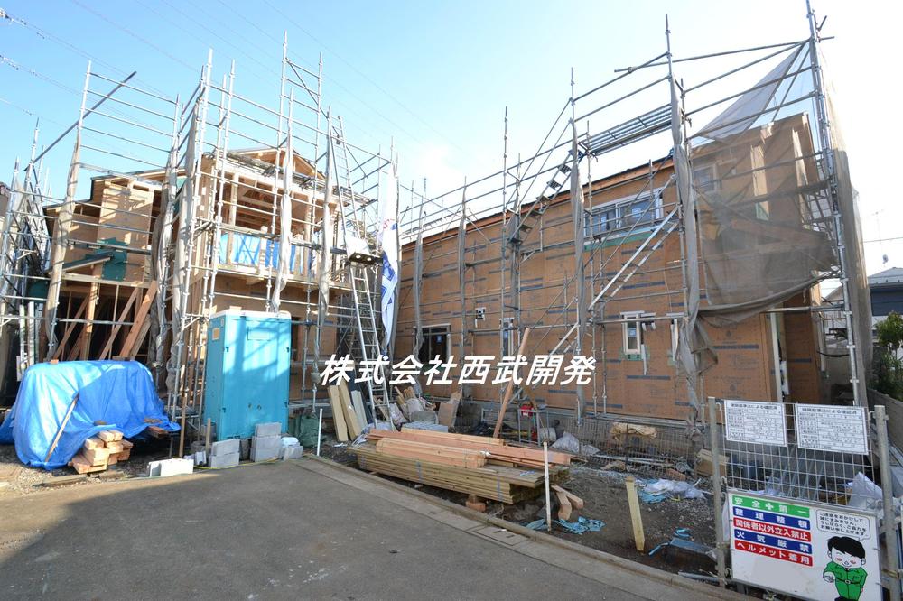 Local photos, including front road. Local (11 May 2013) Shooting