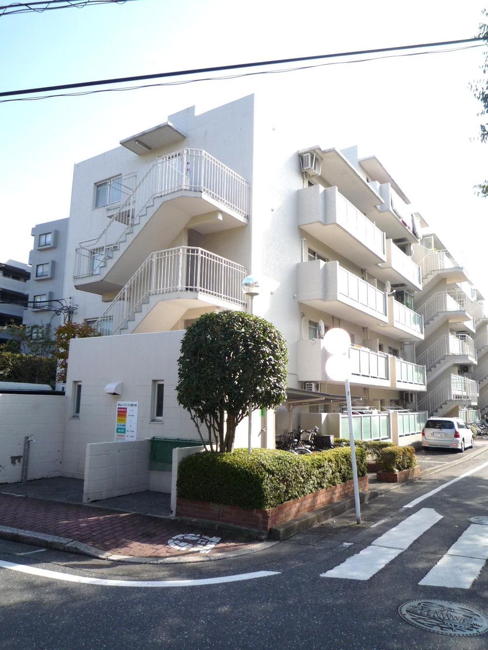 Local appearance photo. Apartment a feeling of opening in the corner lot.