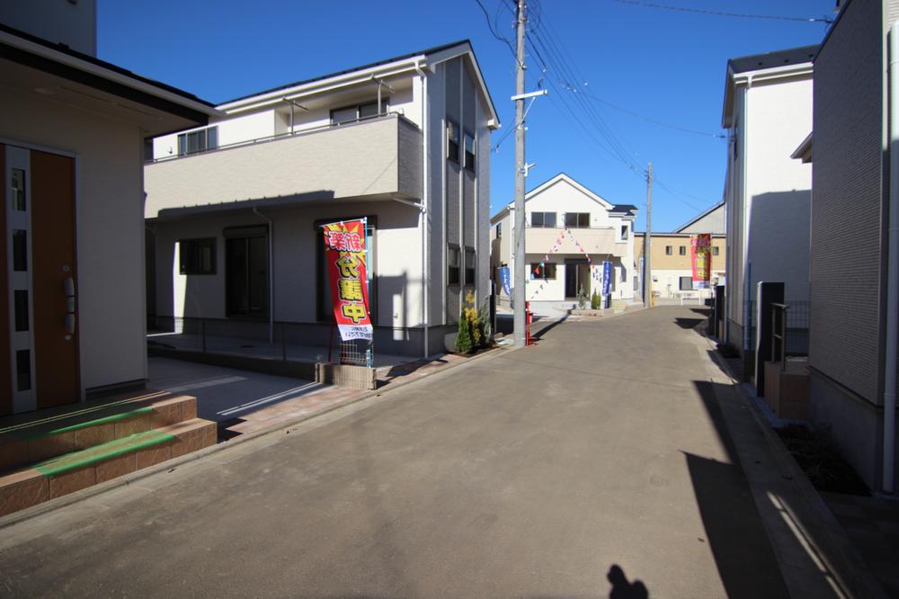 Local appearance photo. Local (12 May 2013) Shooting