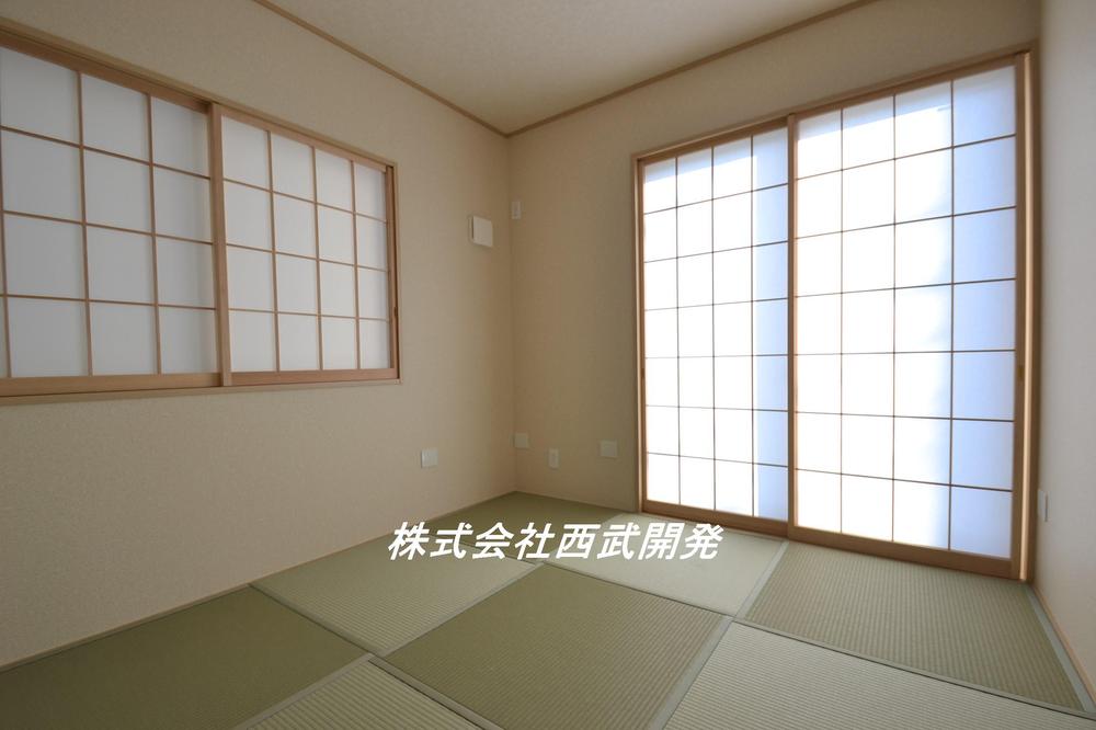 Non-living room. 1 Building