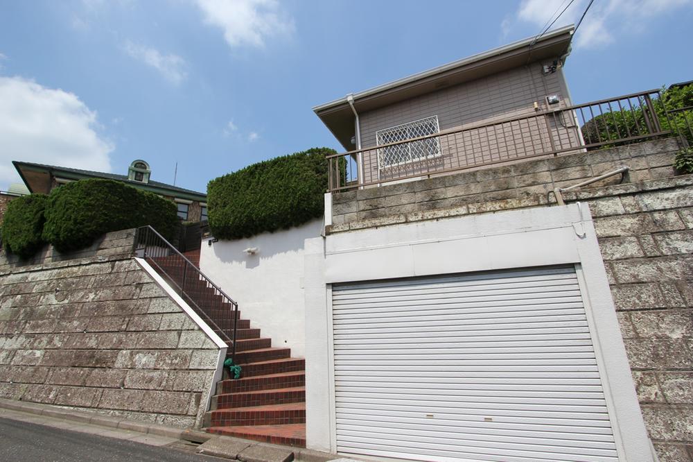 Local photos, including front road. Local (June 2013) Shooting