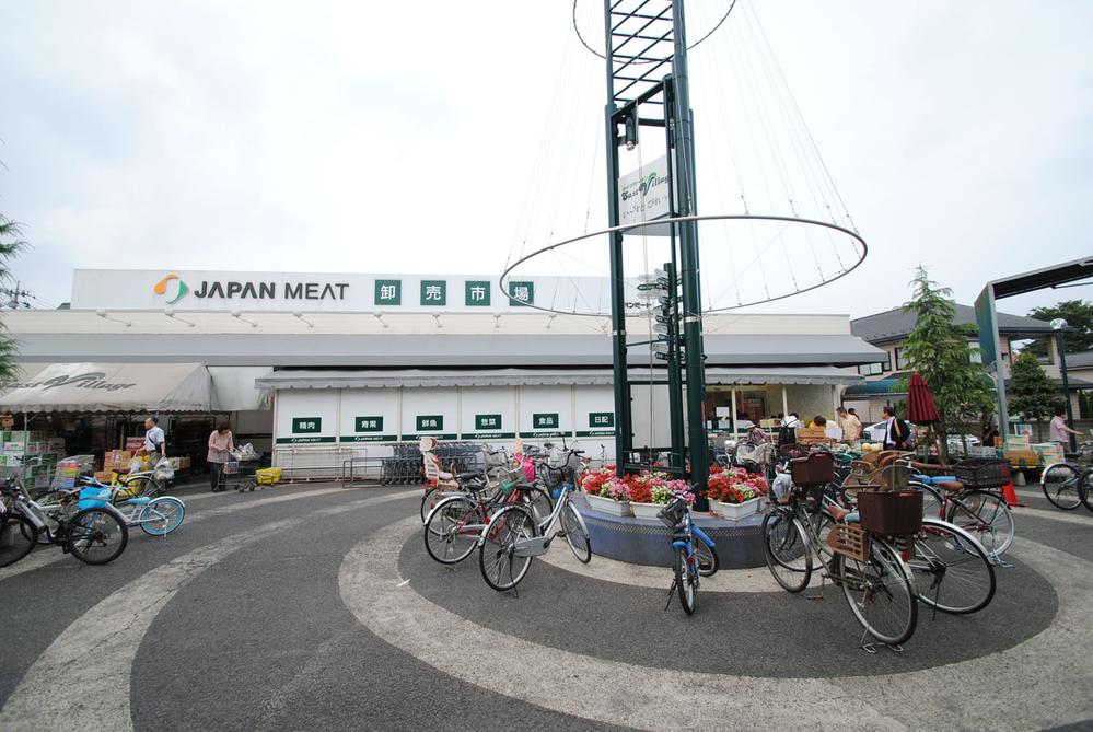 Supermarket. 720m to the East Village