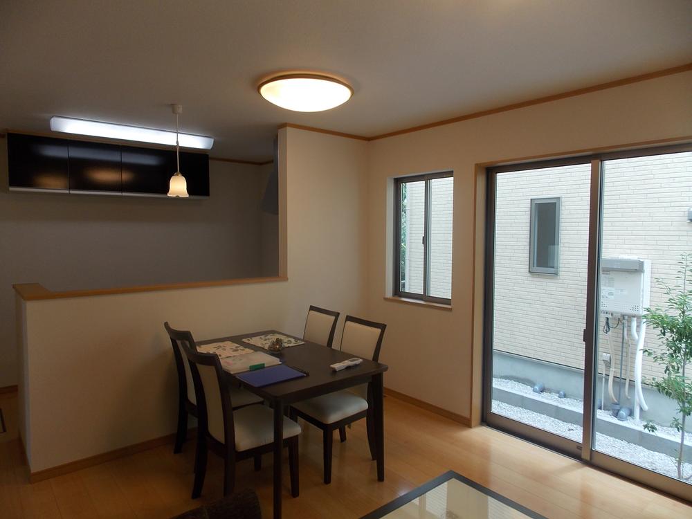 Same specifications photos (living). Same specifications