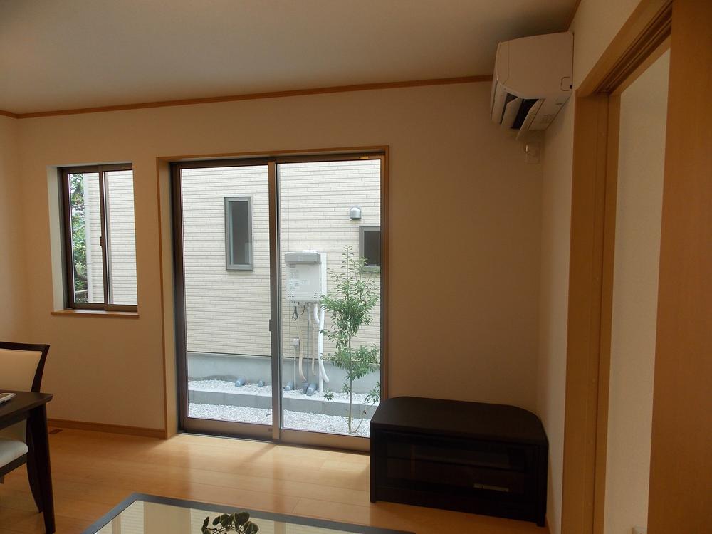 Same specifications photos (living). Same specifications