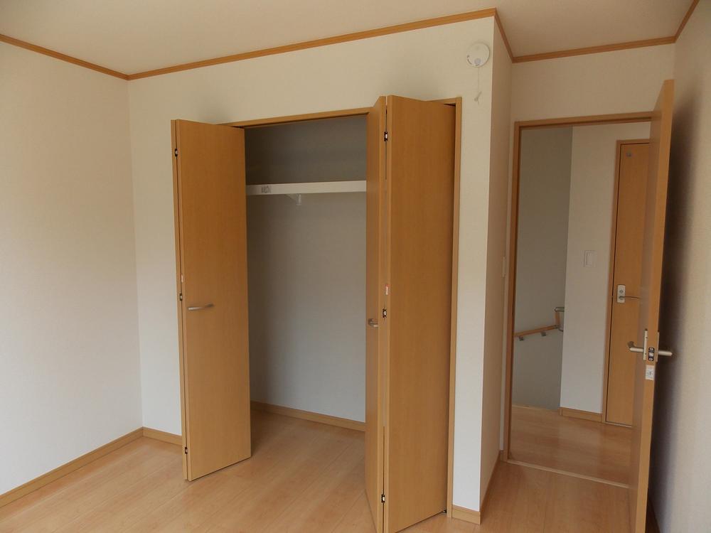 Non-living room. Same specifications