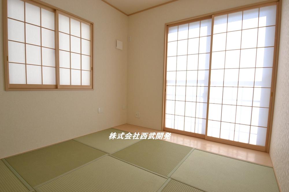 Non-living room. 1 Building