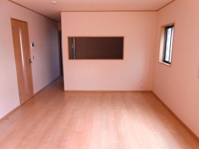 Living. Local (10 May 2013) Shooting