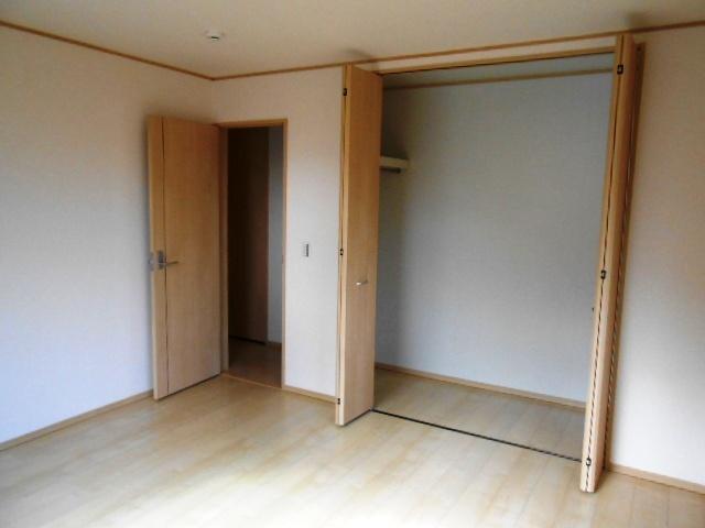 Non-living room. Local (10 May 2013) Shooting