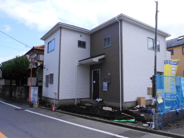 Local appearance photo. Local (10 May 2013) Shooting