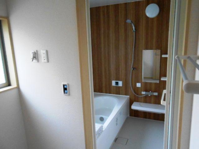 Bathroom. Local (10 May 2013) Shooting