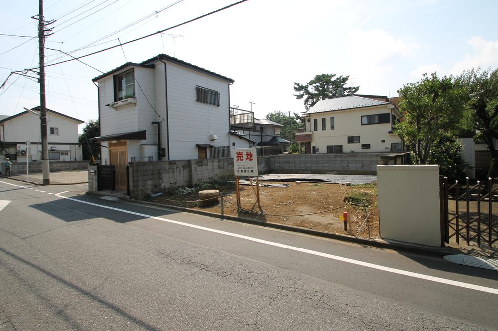 Local photos, including front road. Local (August 2013) Shooting