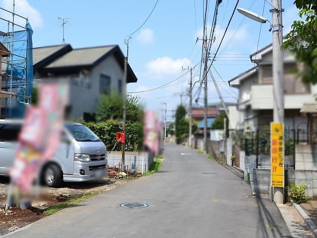 Local photos, including front road. Higashimurayama Kumegawa cho 4-chome contact road situation