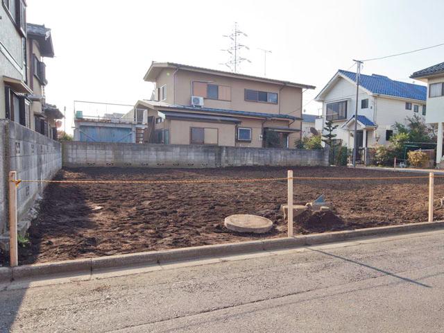 Local appearance photo. Local (12 May 2013) Shooting