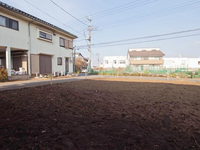 Local appearance photo. Local (12 May 2013) Shooting