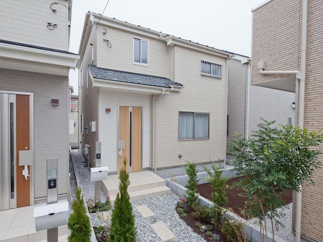 Local appearance photo. Local (12 May 2013) Shooting