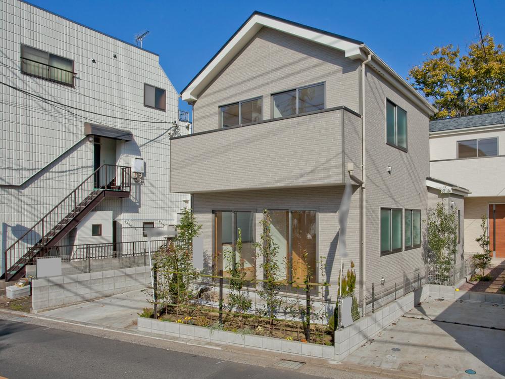 Local appearance photo. Good open-minded south road north of per yang has become a green road site (December 2013) Shooting