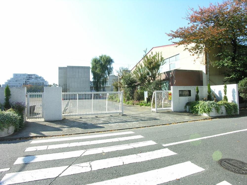 Junior high school. It higashimurayama stand Higashimurayama 1020m to the third junior high school