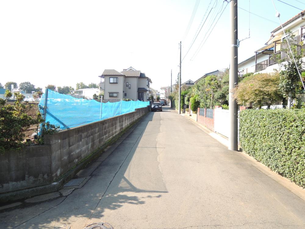 Local photos, including front road. Local (11 May 2013) Shooting