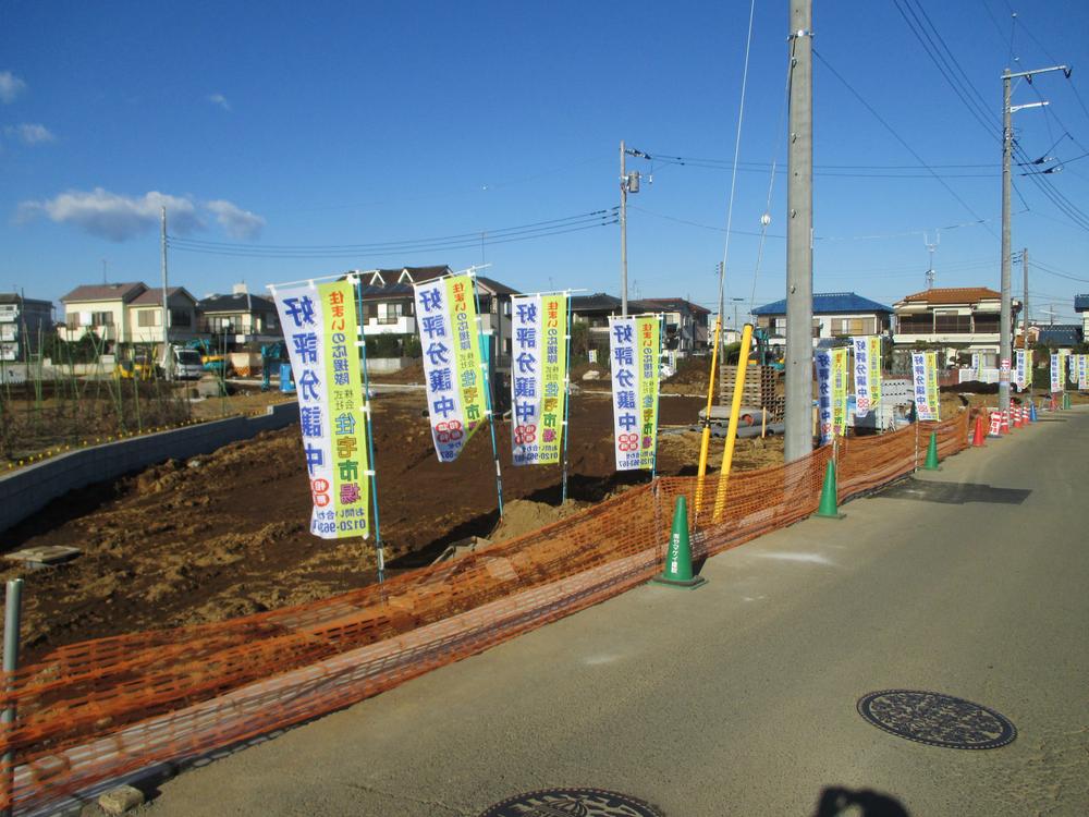 Local photos, including front road. Local (12 May 2013) Shooting