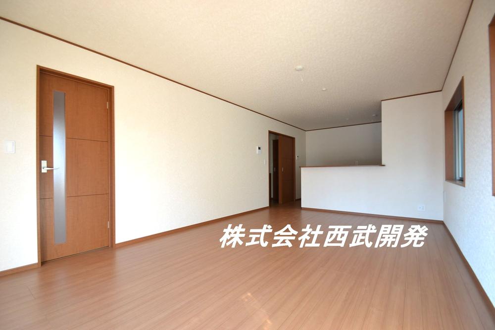 Same specifications photos (living). (1 Building) same specification