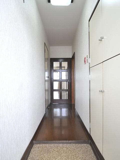 Other introspection. Sunny Life Kumegawa corridor