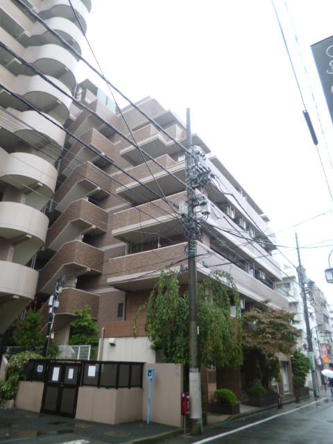 Local appearance photo. Local (11 May 2013) Shooting