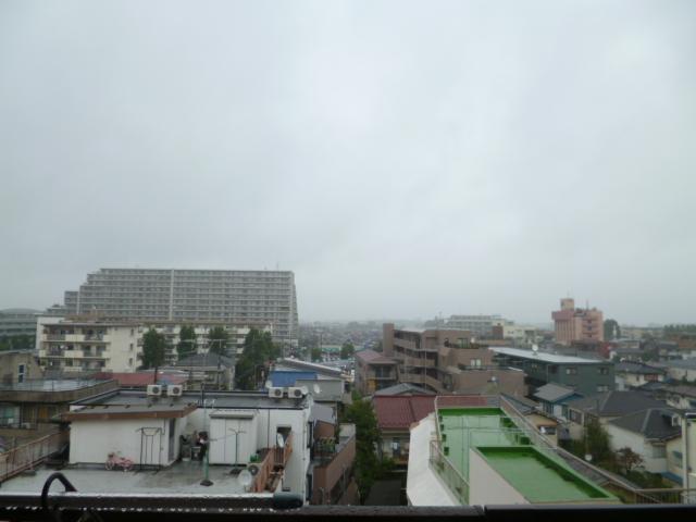 View photos from the dwelling unit. View from the site (November 2013) Shooting